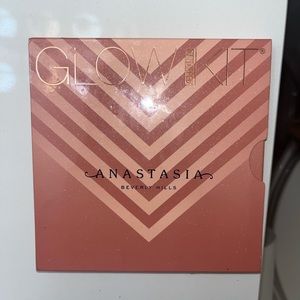 NEW ANASTASIA GLOW KIT